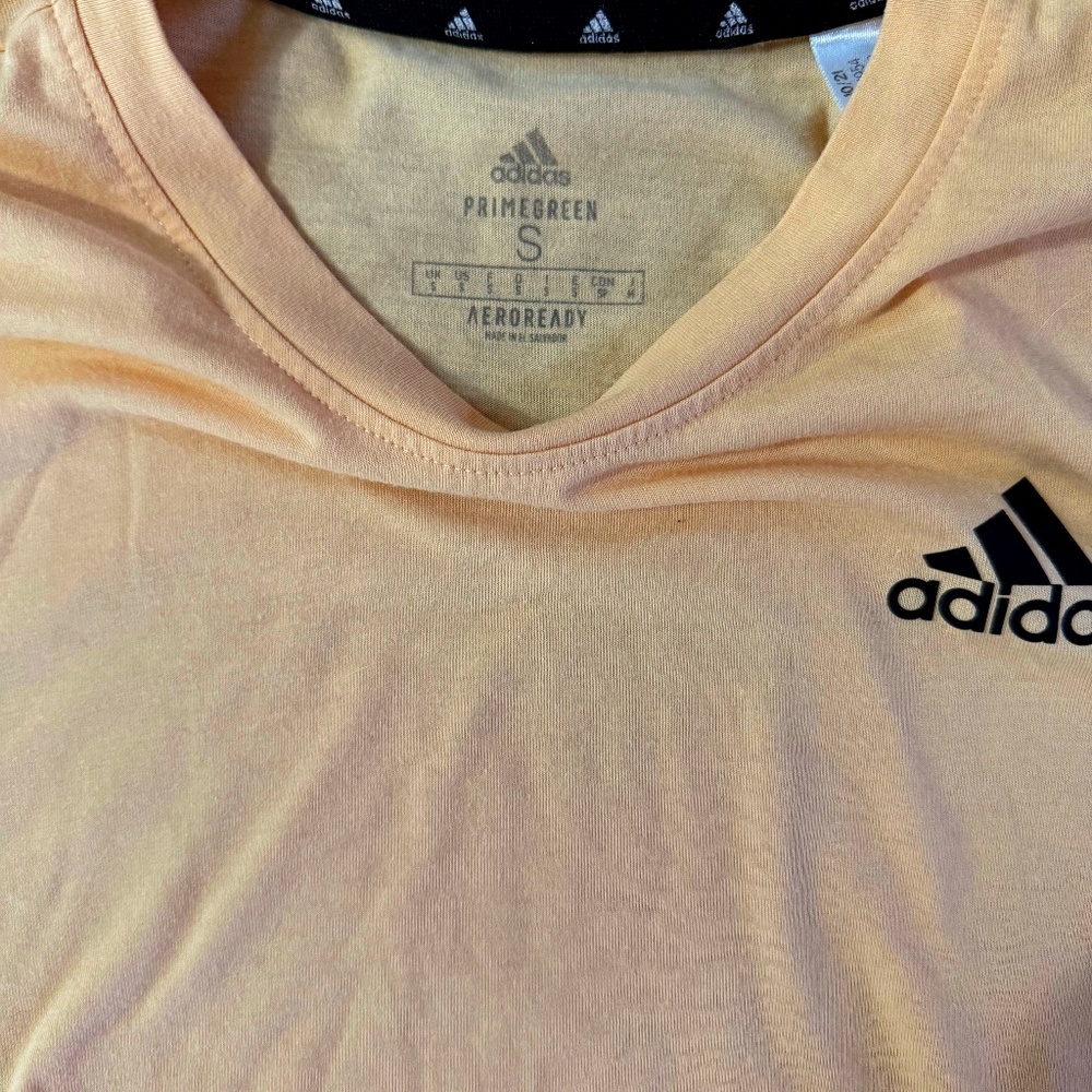 ADIDAS - MENS SMALL - VERY GENTLY WORN